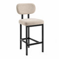 Sgabello da bar imbottito 45 x 50 x 95 cm in acciaio verniciato nero con rivestimento in tessuto bouclé beige e schienale con poggiapiedi