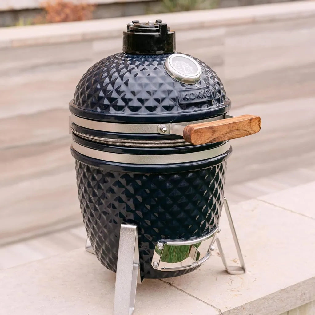 Griglia Kamado Little Kokko 13'' Compatta e Portatile, Blu Navy, con Treppiede in Acciaio Inox